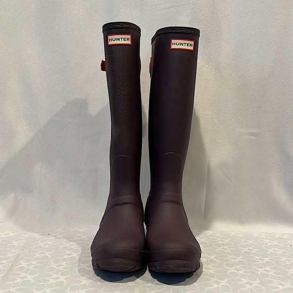 Hunter Purple Red Buckle Tall Rain Boots Shoes **Size 7** ☔️☔️ - Picture 2 of 8